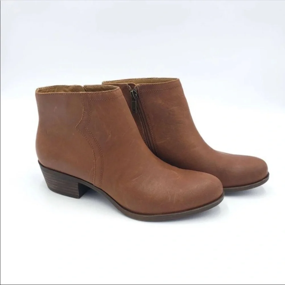 NWOT Lucky Brand LP-Balexa Ankle Booties